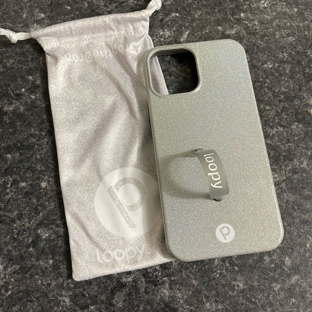 ❌ SOLD ❌ iPhone 12 Pro Max Silver Glitter Case
